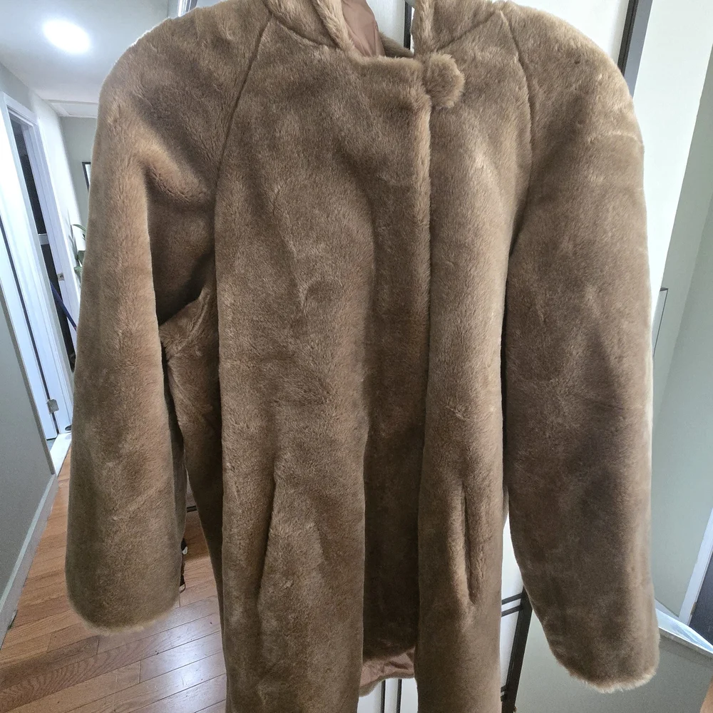 Women's Tan Faux Fur  Dennis Basso Coat Made In Usa - Picture 6 of 16